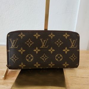 Louis Vuitton Monogram Zippy